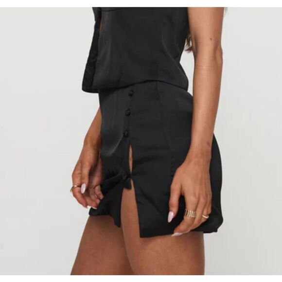 Princess Polly Chakira Black Mini Skirt Nwot Size 2 needs button - Picture 8 of 9